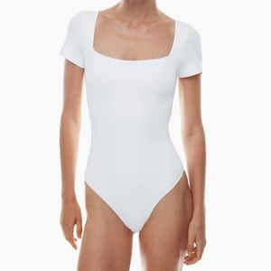 Aritzia Babaton Contour Squarneck Shortsleeve Bodysuit